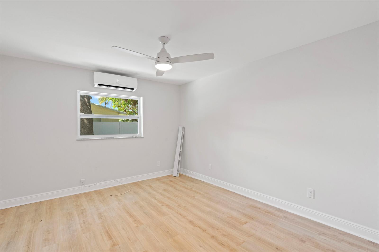 Ver detalles / 6 sq. ft. $ 2026-06-17 0 foto