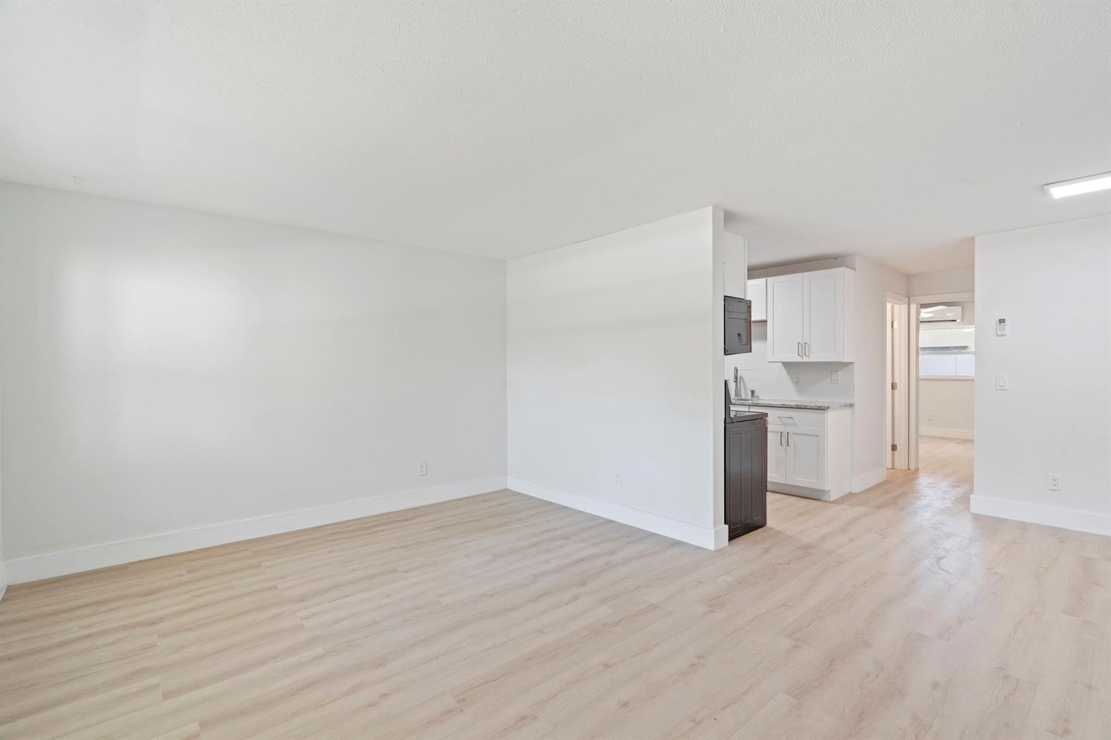 Ver detalles / 6 sq. ft. $ 2026-06-17 0 foto