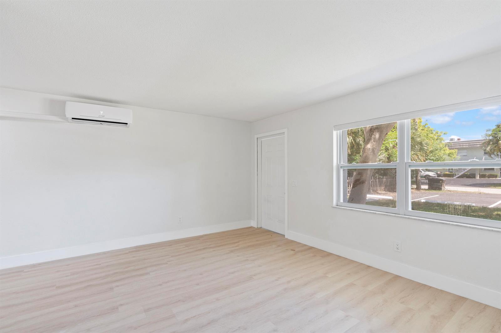 Ver detalles / 6 sq. ft. $ 2026-06-17 0 foto