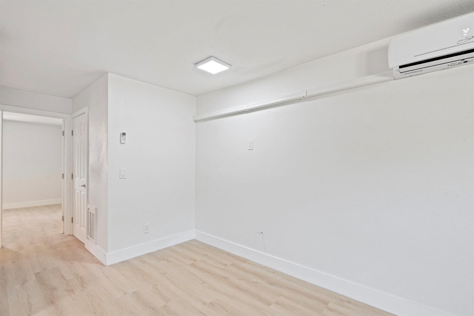 Ver detalles / 6 sq. ft. $ 2026-06-17 0 foto