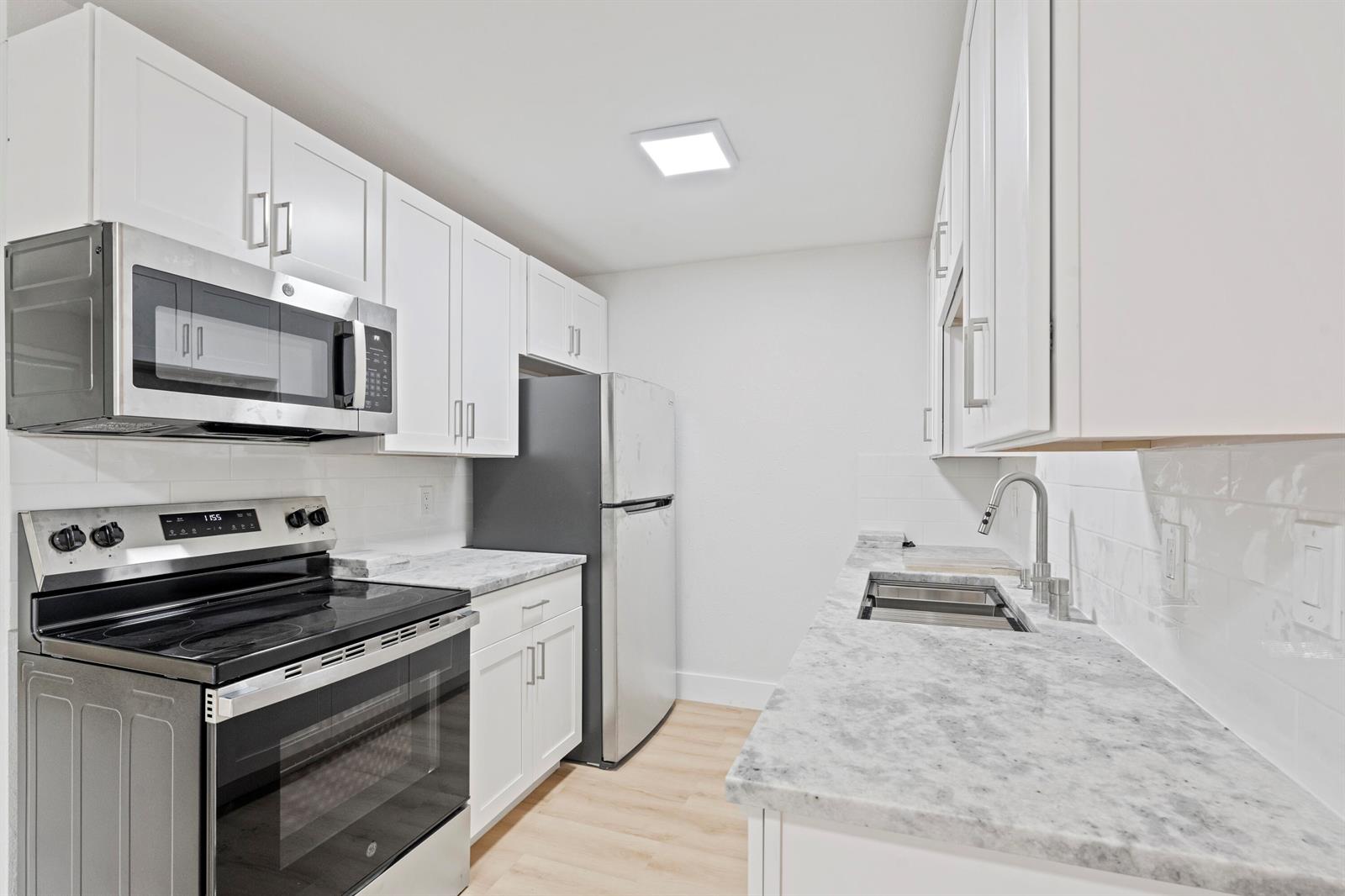 Ver detalles / 6 sq. ft. $ 2026-06-17 0 foto