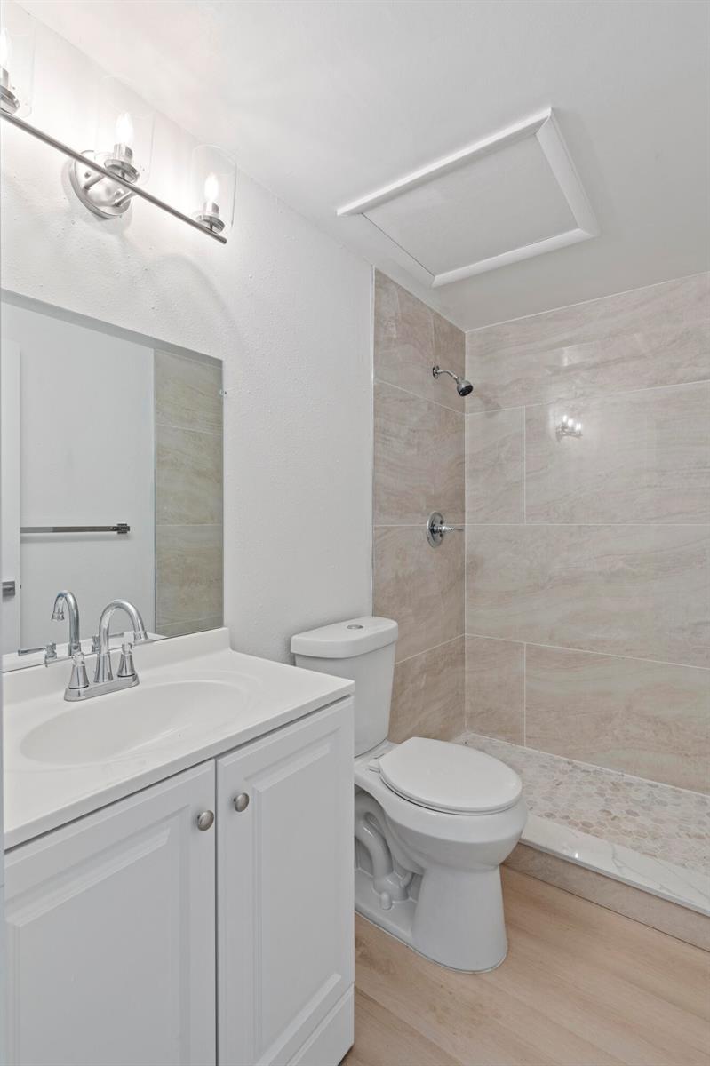 Ver detalles / 6 sq. ft. $ 2026-06-17 0 foto
