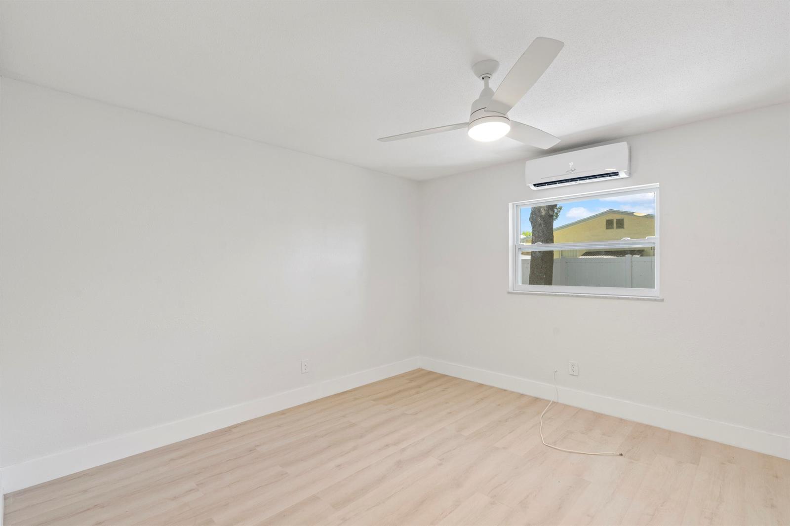 Ver detalles / 6 sq. ft. $ 2026-06-17 0 foto