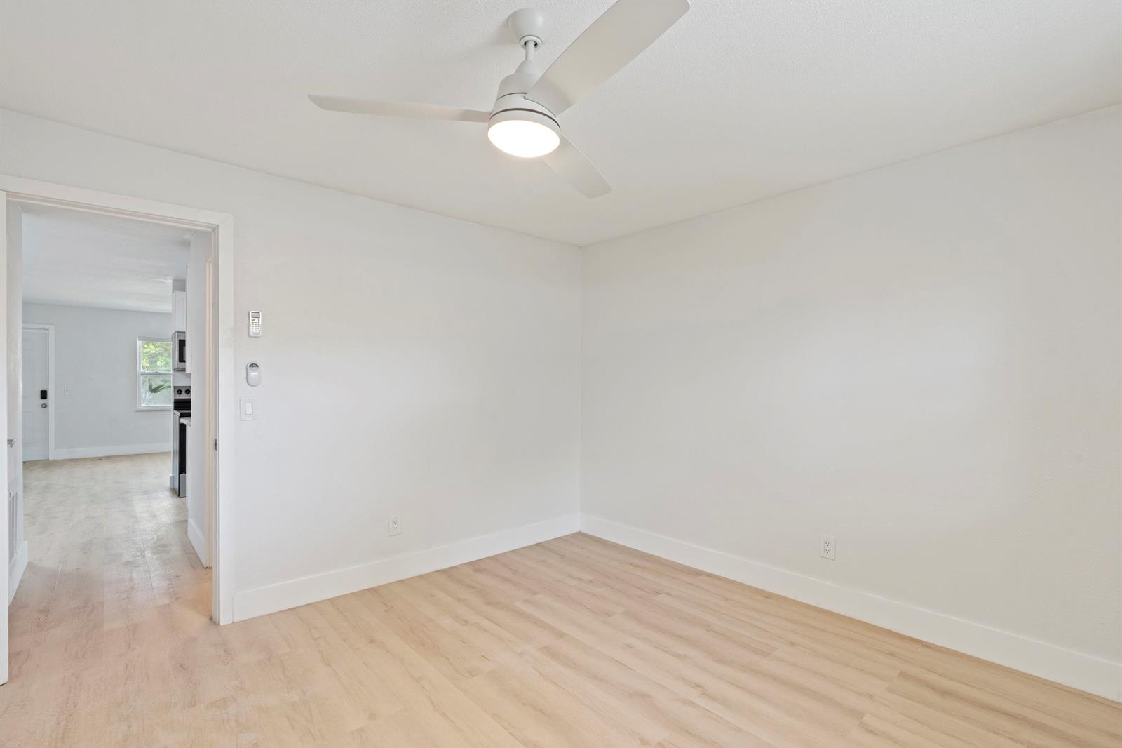 Ver detalles / 6 sq. ft. $ 2026-06-17 0 foto