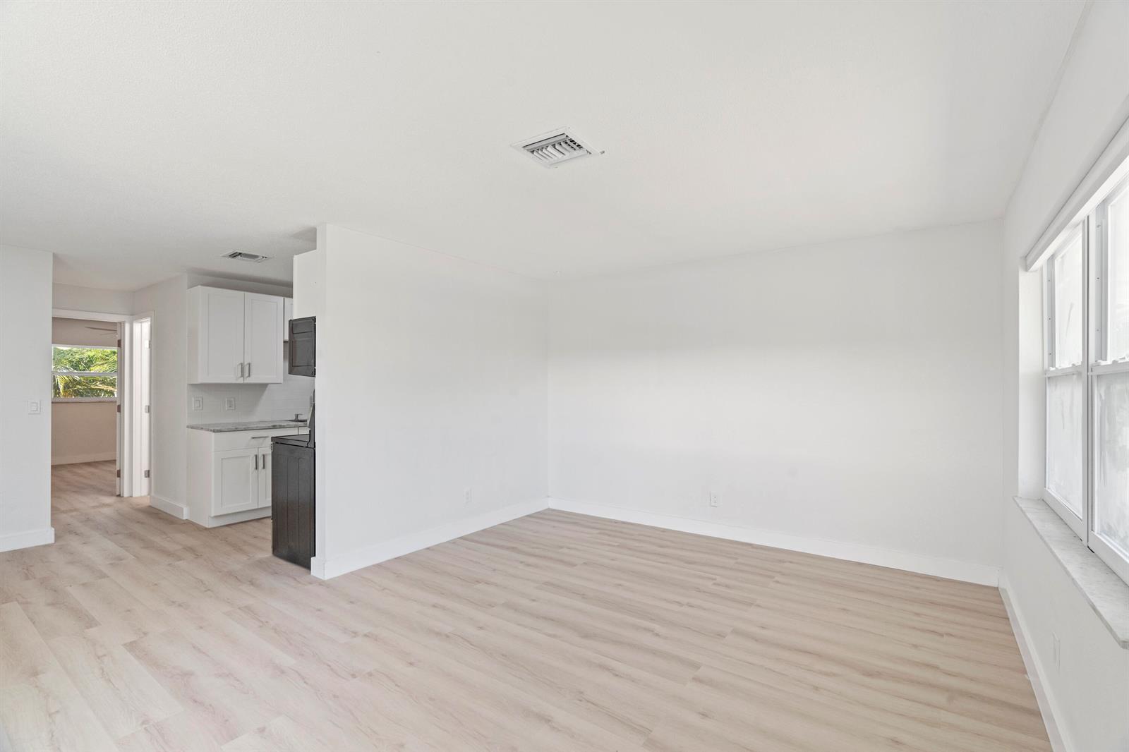 Ver detalles / 6 sq. ft. $ 2026-06-17 0 foto
