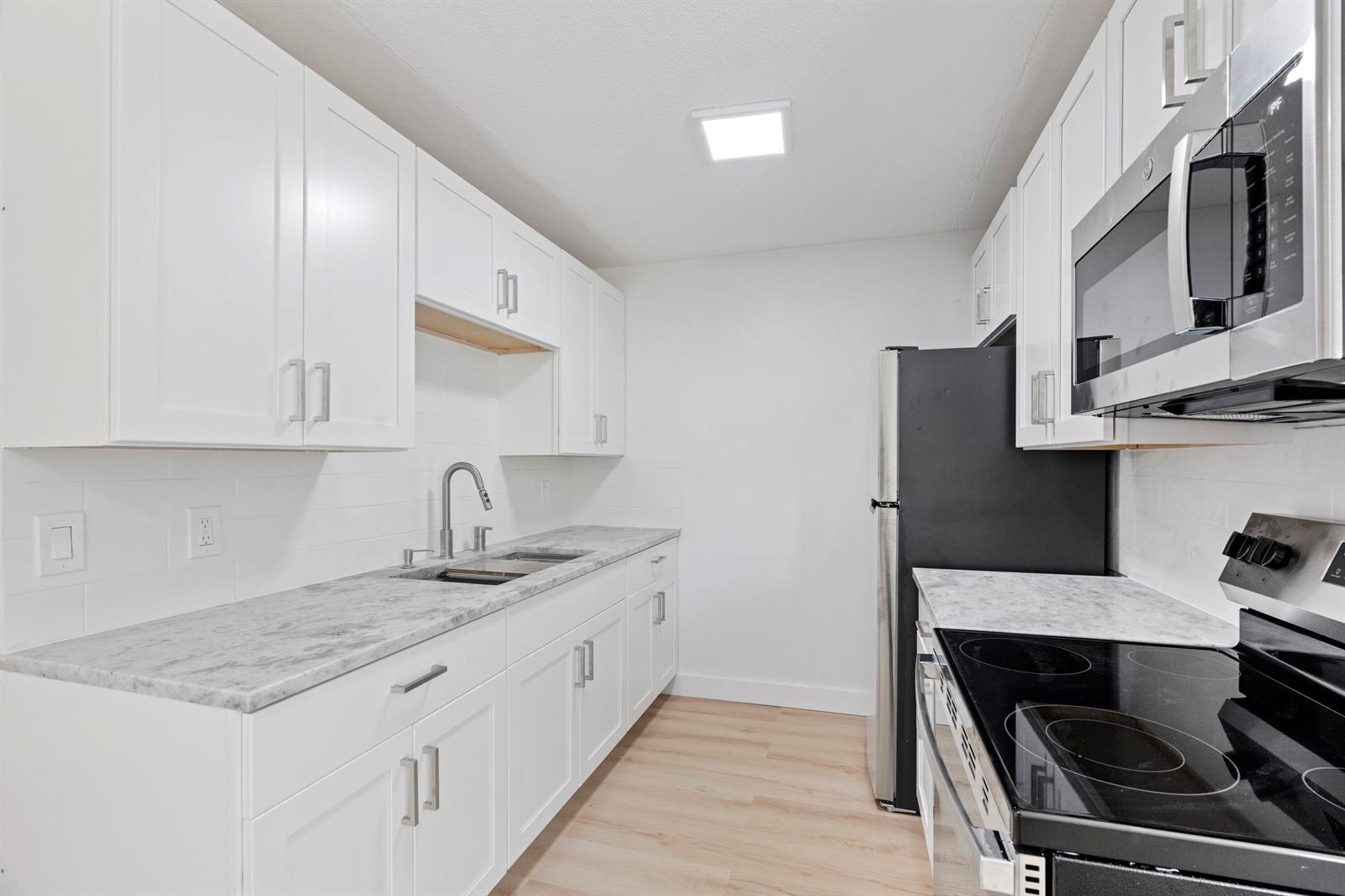 Ver detalles / 6 sq. ft. $ 2026-06-17 0 foto