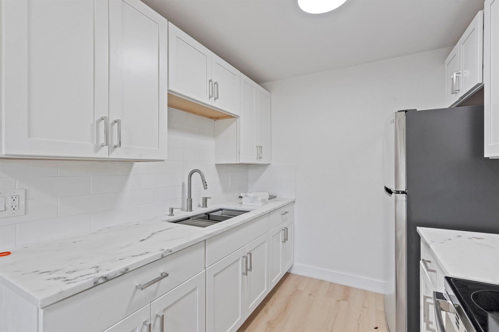 Ver detalles / 6 sq. ft. $ 2026-06-17 0 foto