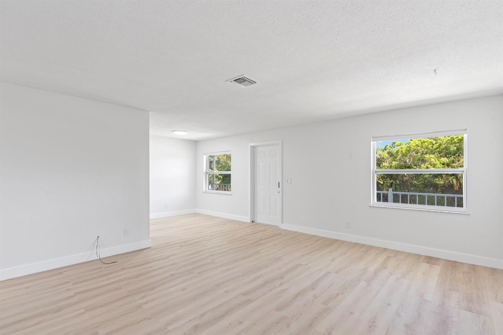 Ver detalles / 6 sq. ft. $ 2026-06-17 0 foto