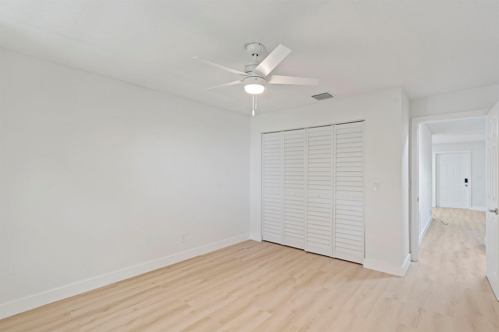 Ver detalles / 6 sq. ft. $ 2026-06-17 0 foto