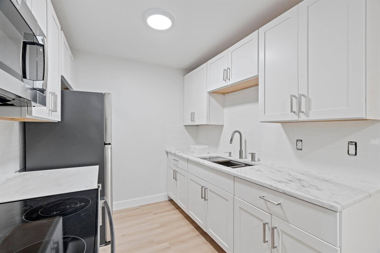 Ver detalles / 6 sq. ft. $ 2026-06-17 0 foto