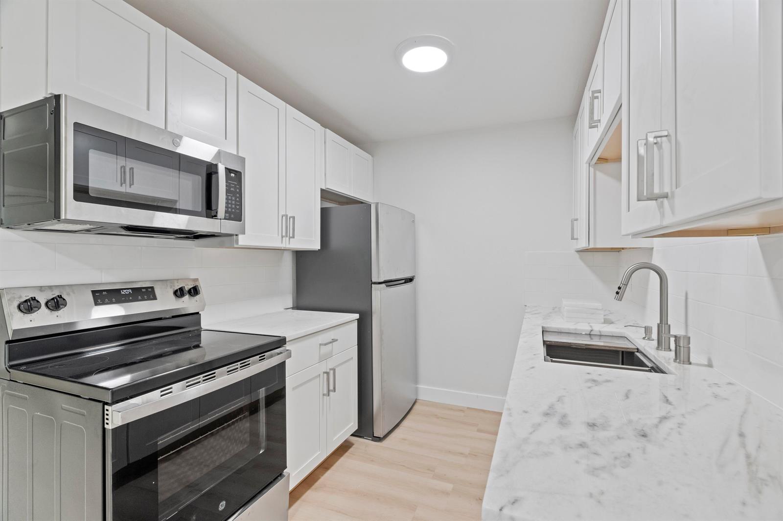 Ver detalles / 6 sq. ft. $ 2026-06-17 0 foto