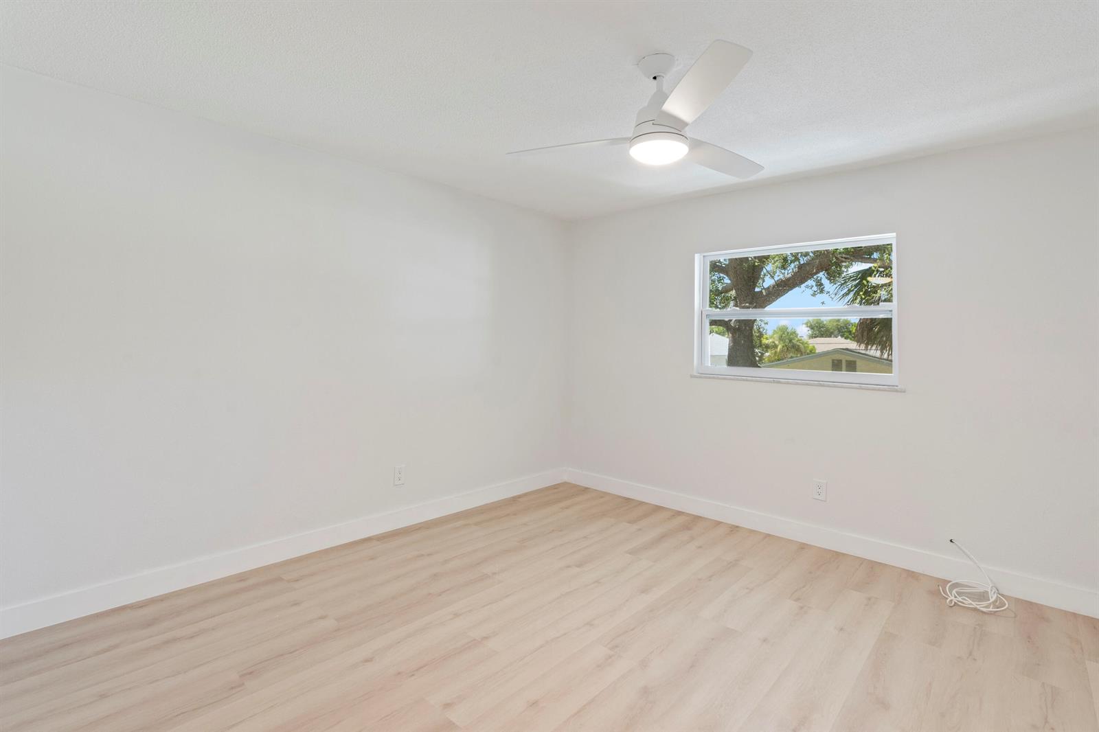 Ver detalles / 6 sq. ft. $ 2026-06-17 0 foto