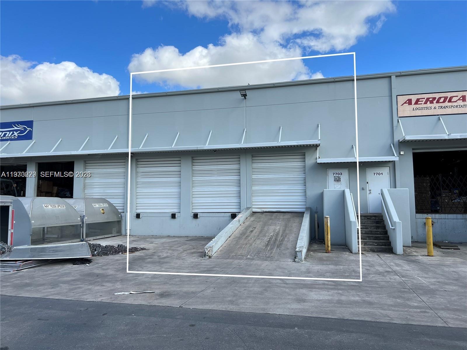 2  /   кв.футов $ 2026-02-27 0 Фото