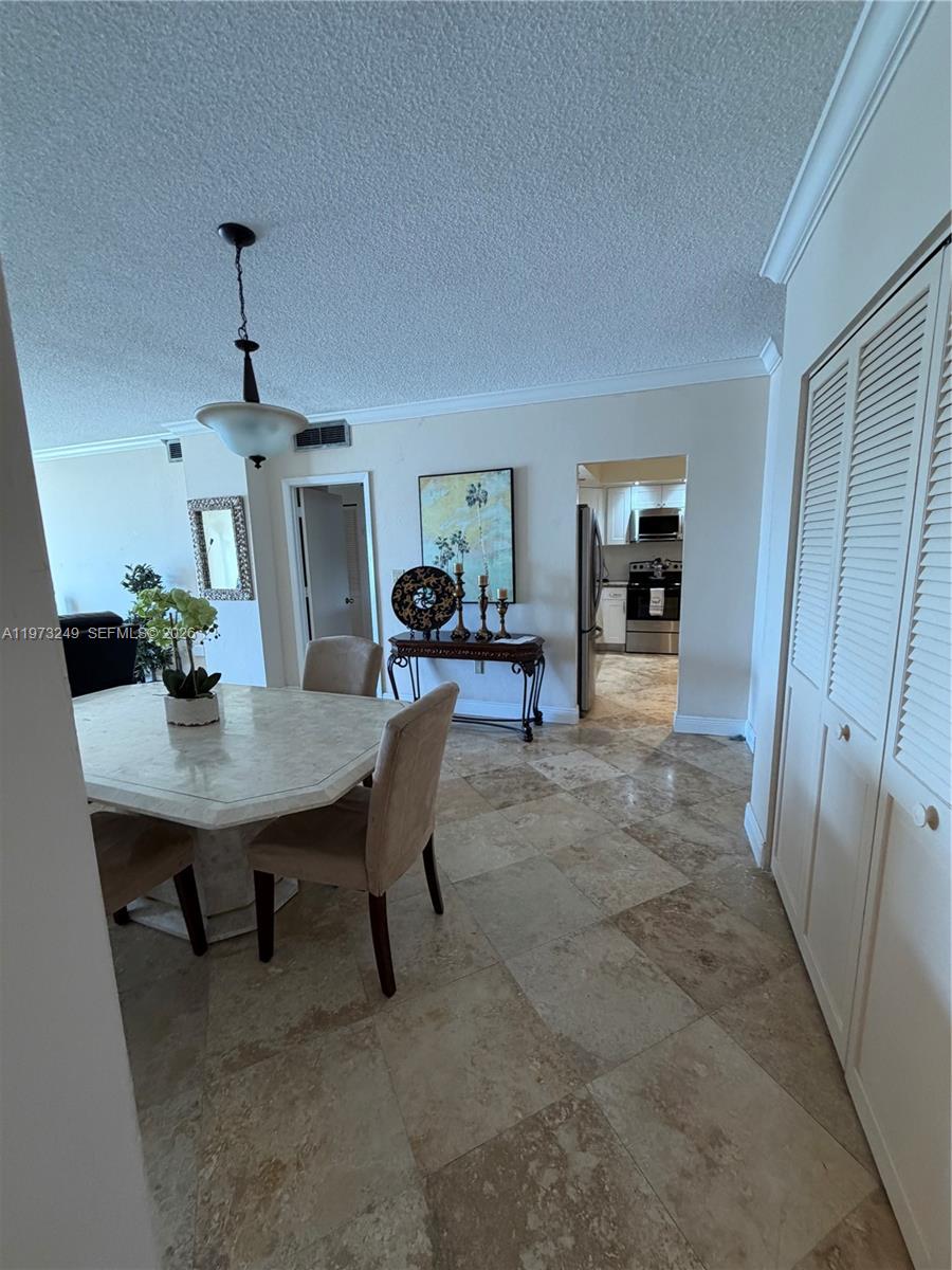 218 1 / 2 762 sq. ft. $ 2026-02-27 0 Photo