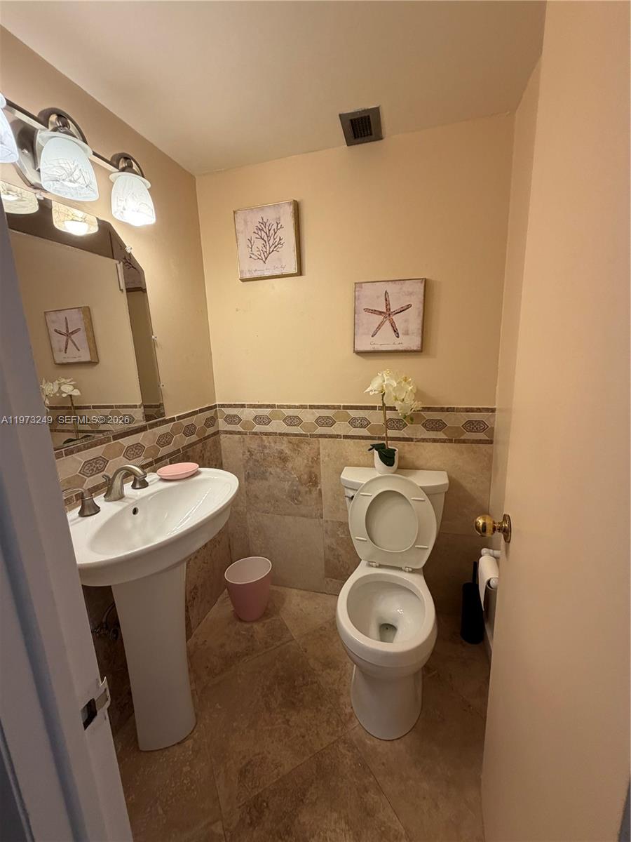 218 1 / 2 762 sq. ft. $ 2026-02-27 0 Photo