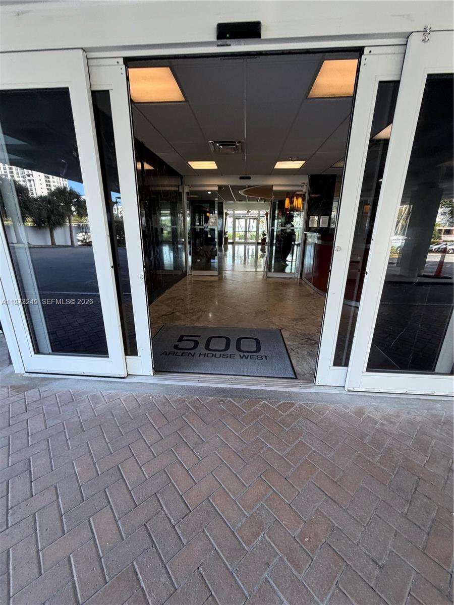 218 1 / 2 762 sq. ft. $ 2026-02-27 0 Photo