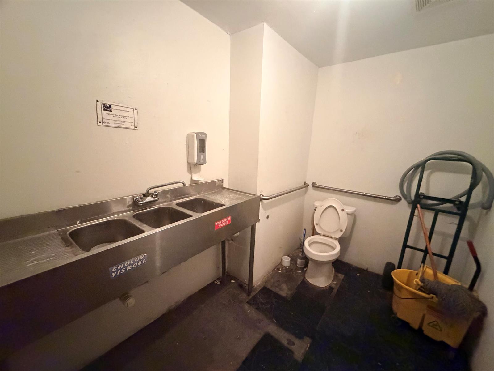 See details / 2 sq. ft. $ 2026-05-14 0 Photo