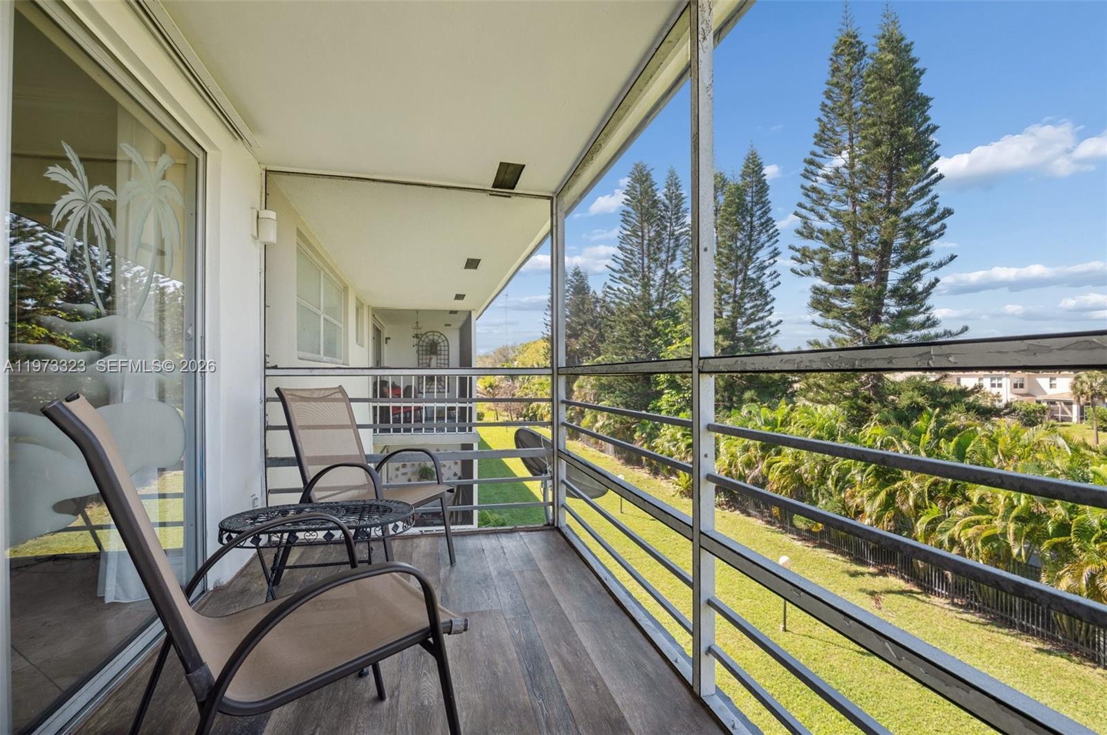 See details 303 2 / 2 899 sq. ft. $ 2026-02-27 0 Photo