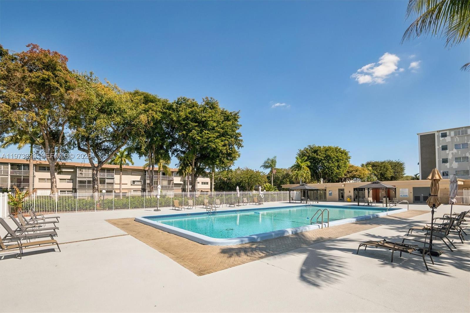 See details 303 2 / 2 899 sq. ft. $ 2026-02-27 0 Photo