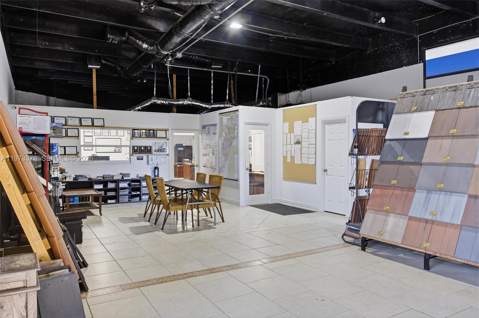   /   кв.футов $ 2026-02-27 0 Фото