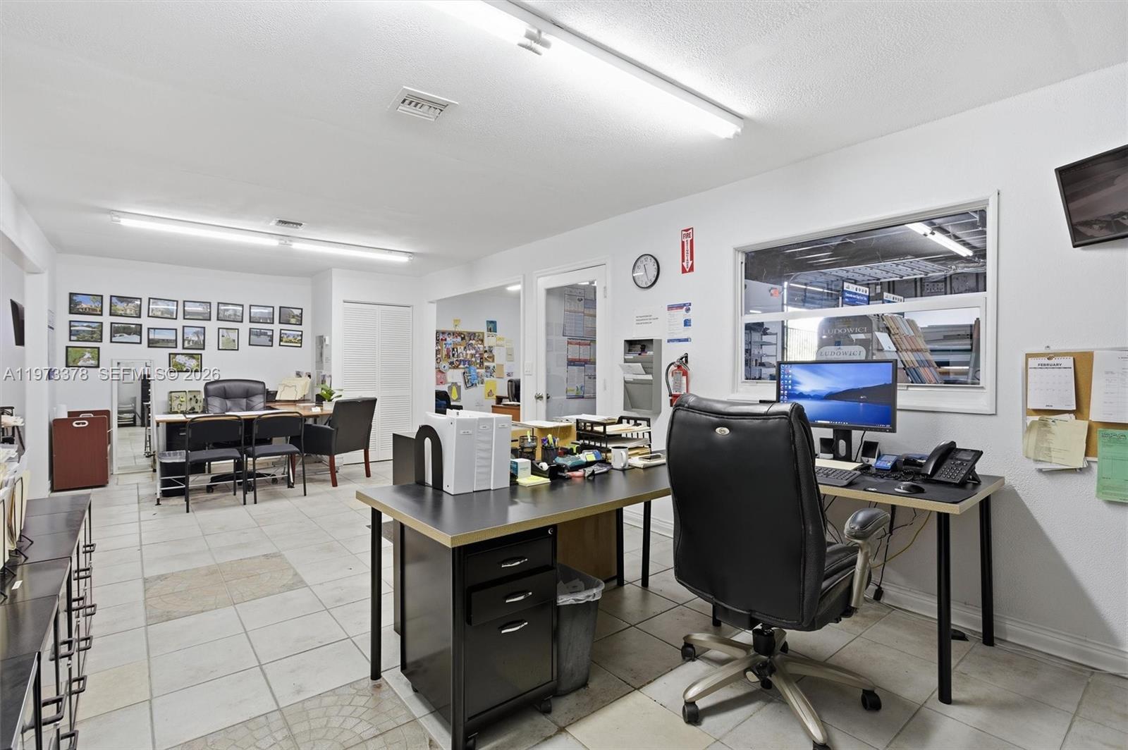   /   кв.футов $ 2026-02-27 0 Фото