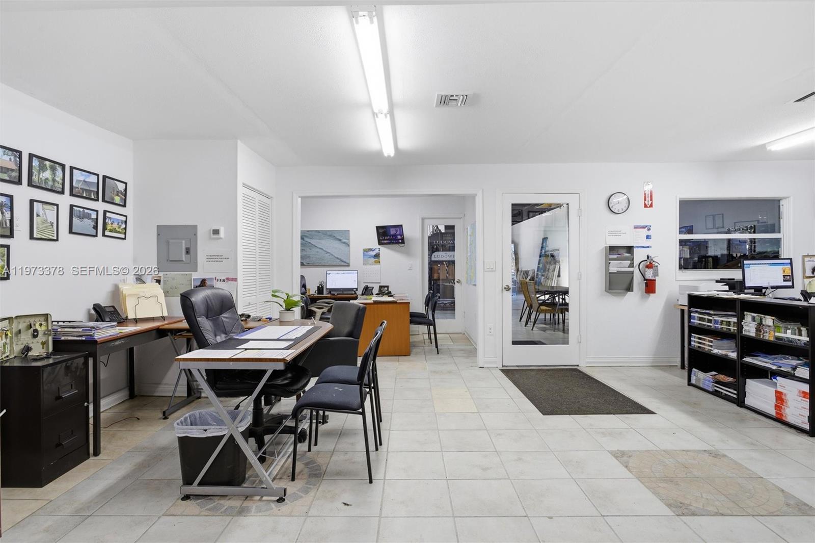   /   кв.футов $ 2026-02-27 0 Фото