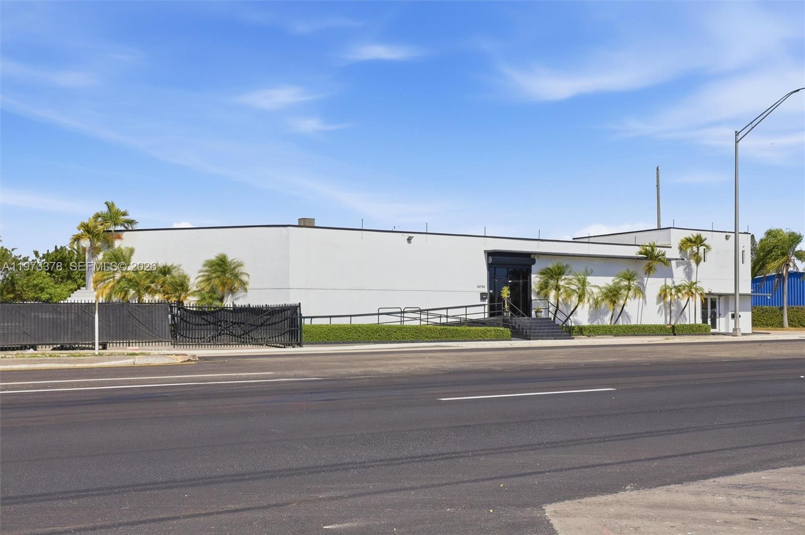   /   кв.футов $ 2026-02-27 0 Фото