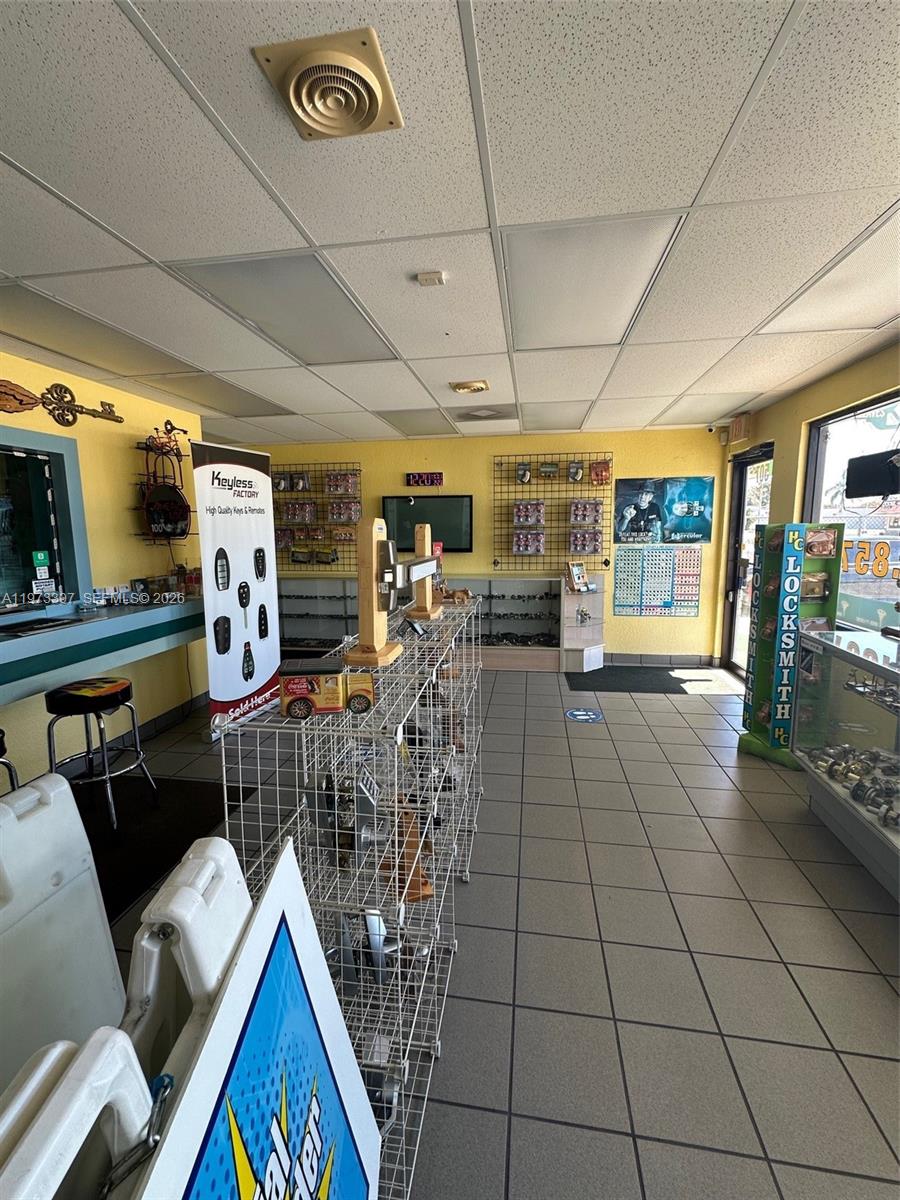   /   sq. ft. $ 2026-02-27 0 foto