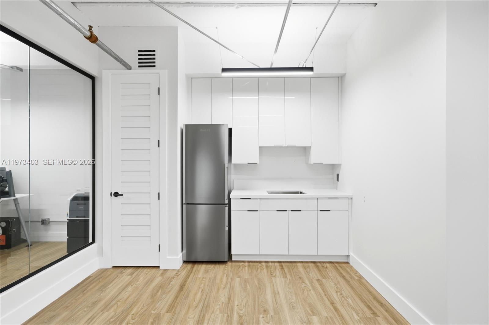 4A  /   sq. ft. $ 2026-02-27 0 foto