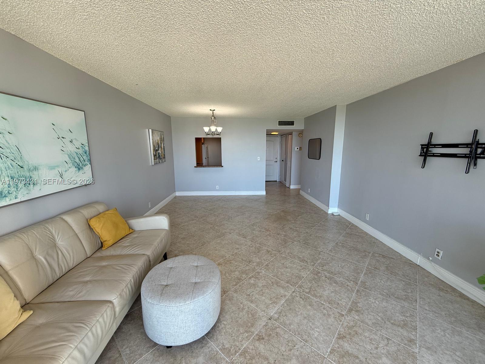 See details 610 1 / 2 991 sq. ft. $ 2026-02-27 0 Photo