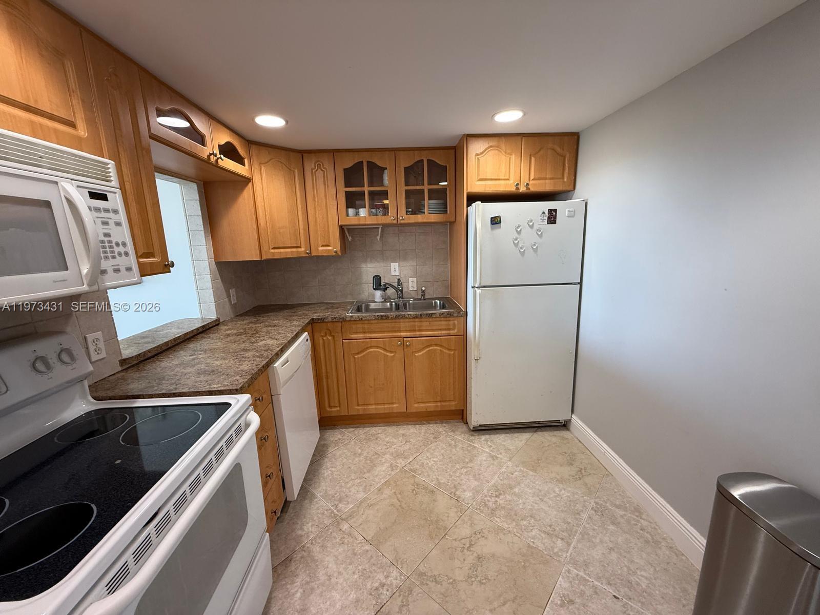 See details 610 1 / 2 991 sq. ft. $ 2026-02-27 0 Photo