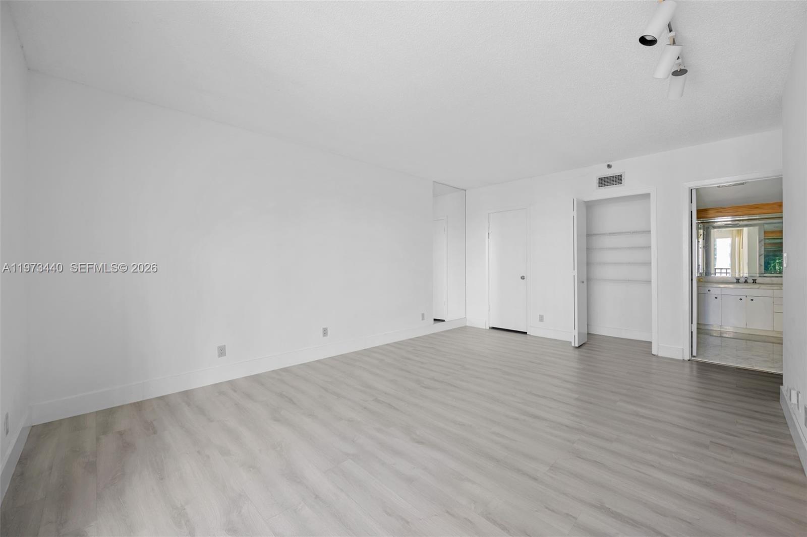 Photo of 19355 Turnberry Way  #15G, Aventura, Florida, 33180 - 