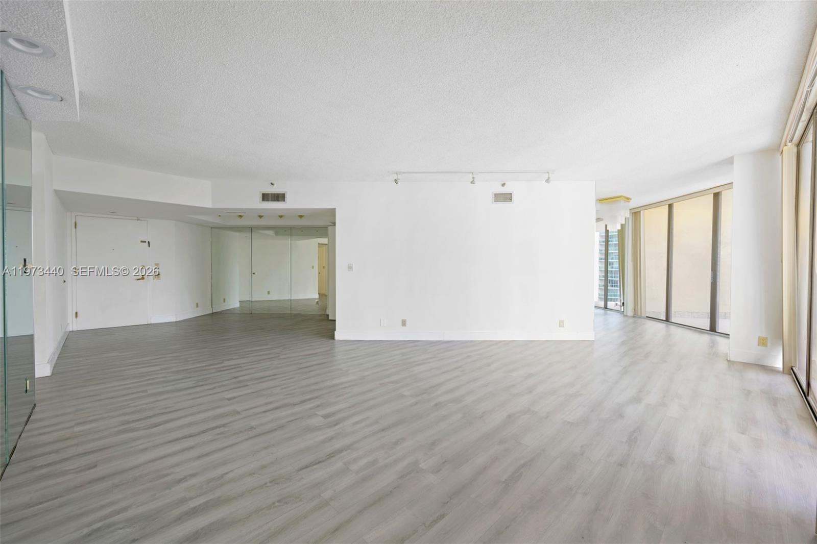 Photo of 19355 Turnberry Way  #15G, Aventura, Florida, 33180 - 