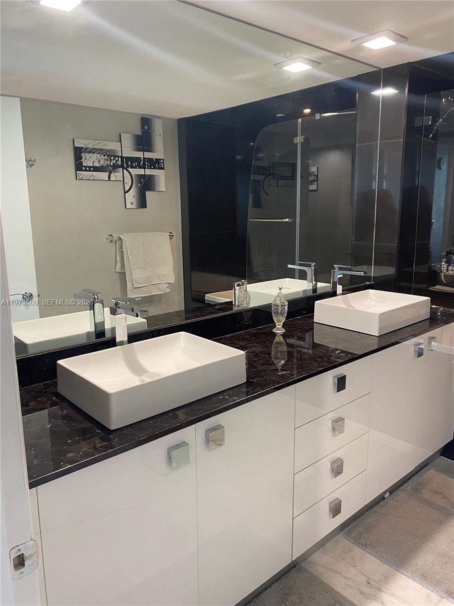 1408 3 / 3 1571 sq. ft. $ 2026-05-06 0 foto