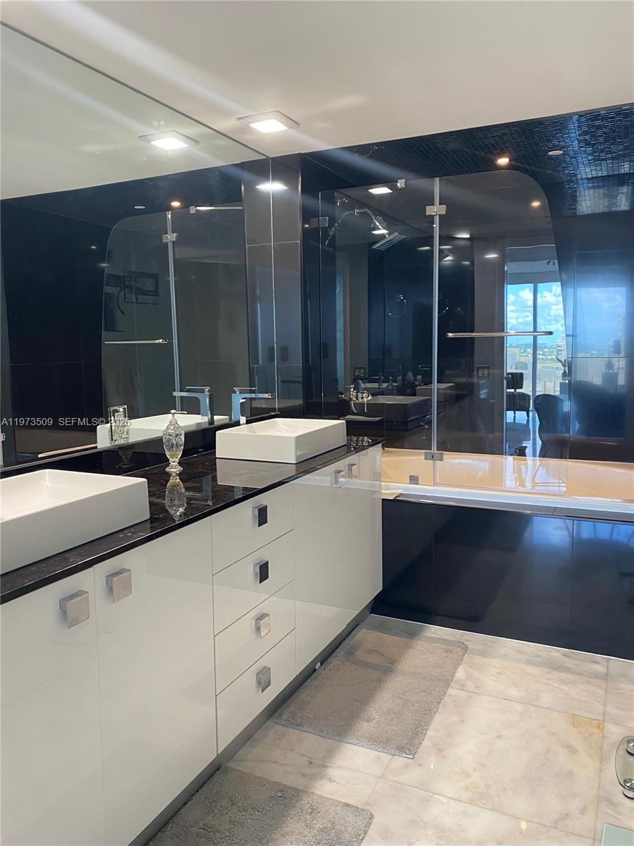 1408 3 / 3 1571 sq. ft. $ 2026-05-06 0 foto