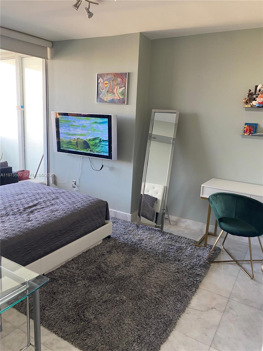 1408 3 / 3 1571 sq. ft. $ 2026-05-06 0 foto
