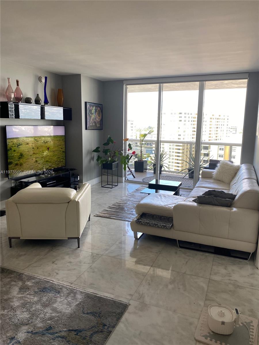1408 3 / 3 1571 sq. ft. $ 2026-05-06 0 foto