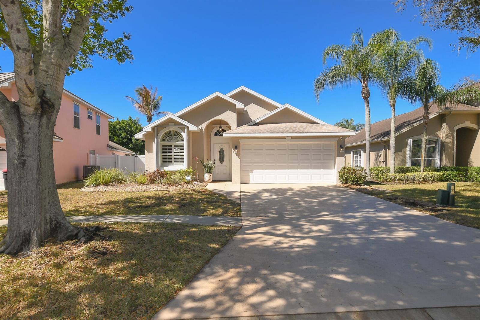Ver detalles 8209 3 / 2 1442 sq. ft. $ 2026-06-13 0 foto