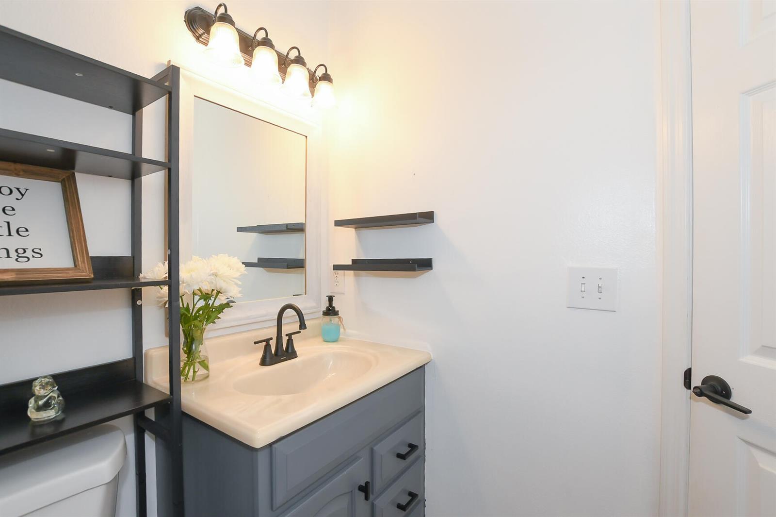 Ver detalles 8209 3 / 2 1442 sq. ft. $ 2026-06-13 0 foto