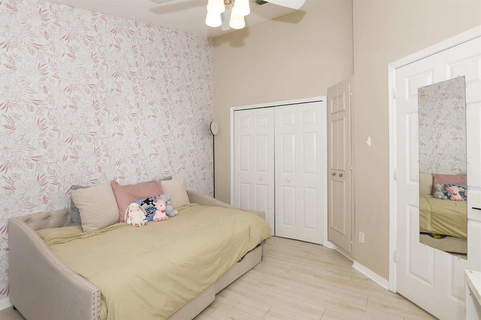 Ver detalles 8209 3 / 2 1442 sq. ft. $ 2026-06-13 0 foto