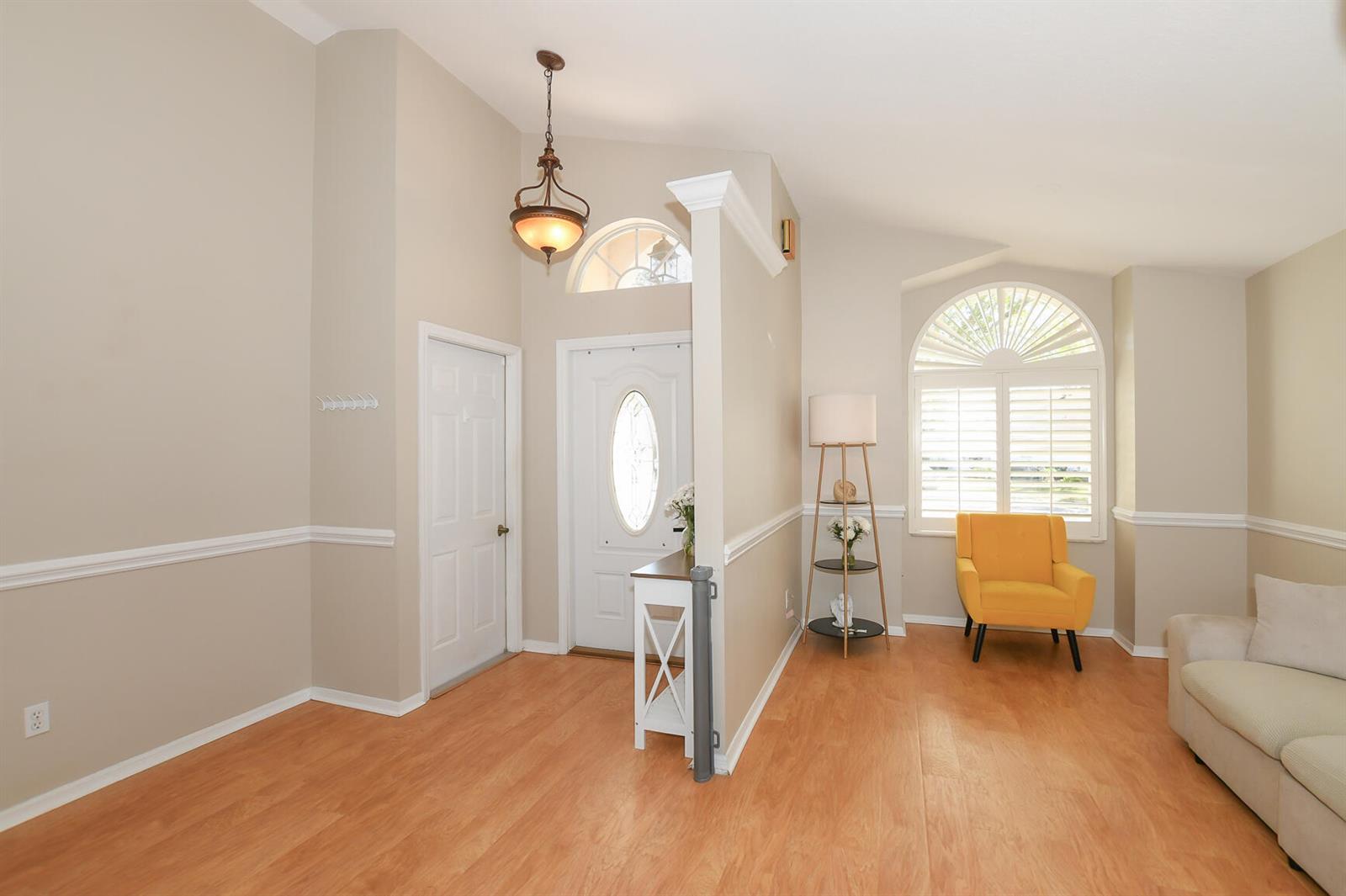 Ver detalles 8209 3 / 2 1442 sq. ft. $ 2026-06-13 0 foto