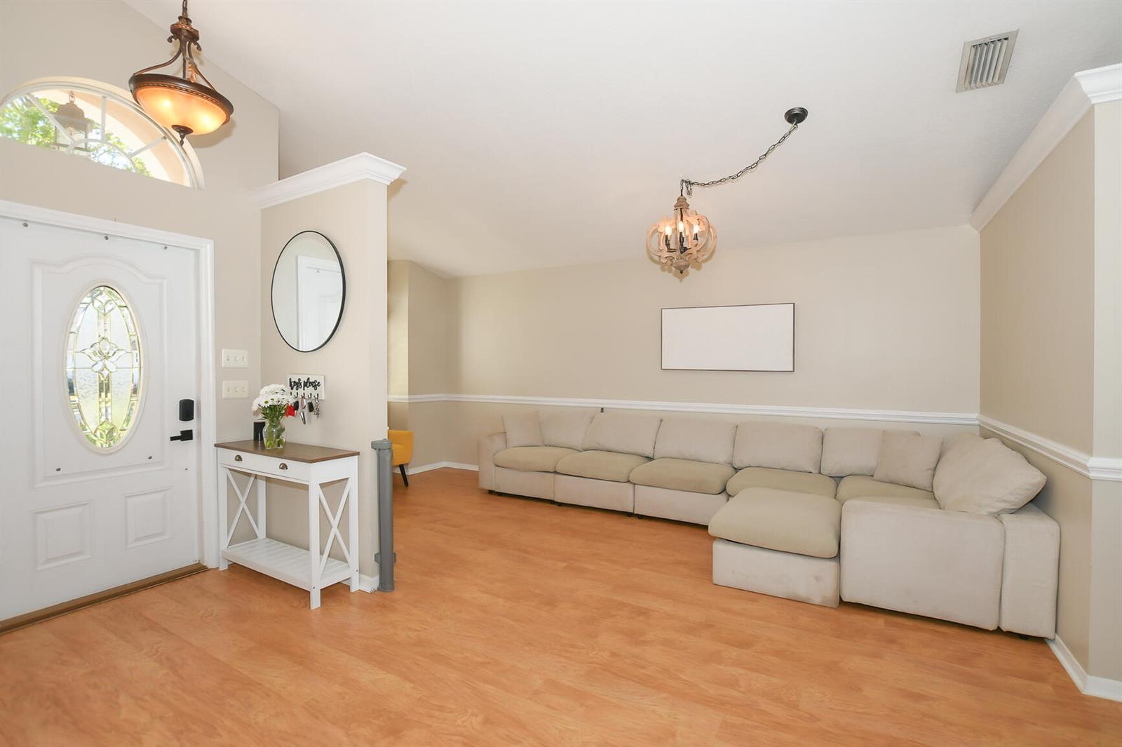 Ver detalles 8209 3 / 2 1442 sq. ft. $ 2026-06-13 0 foto