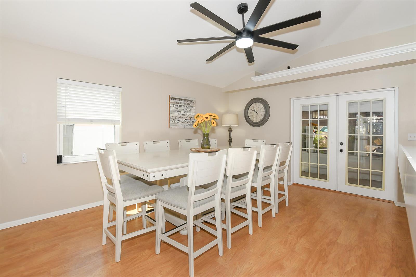 Ver detalles 8209 3 / 2 1442 sq. ft. $ 2026-06-13 0 foto