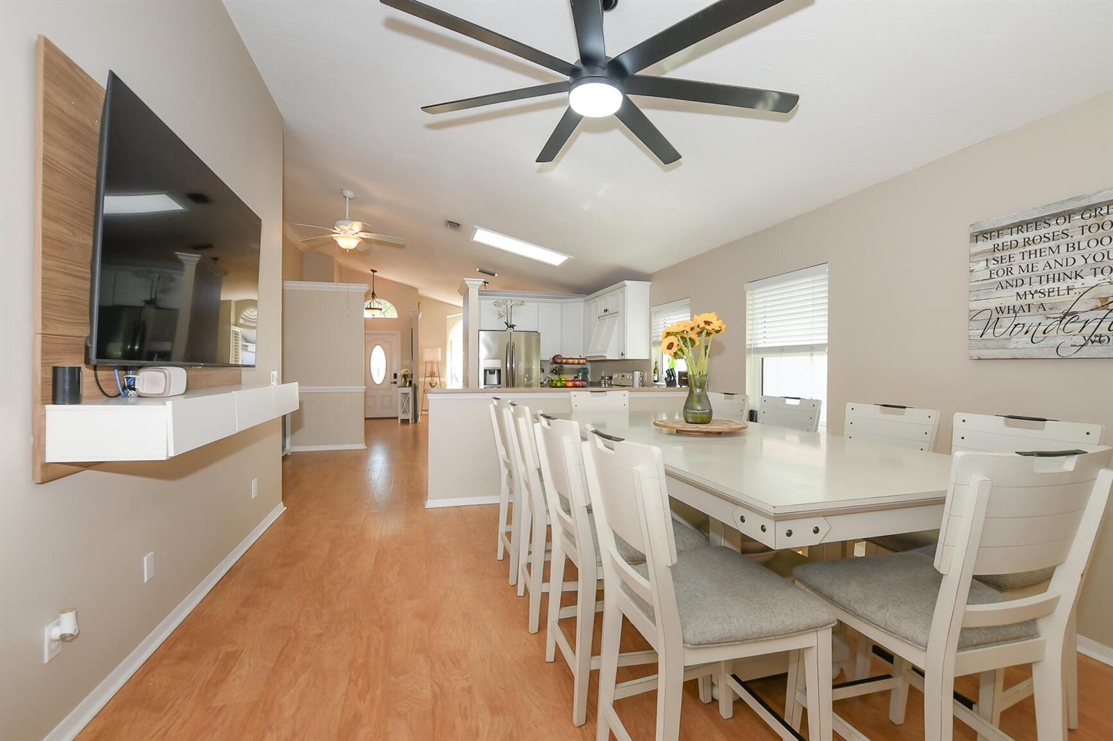 Ver detalles 8209 3 / 2 1442 sq. ft. $ 2026-06-13 0 foto