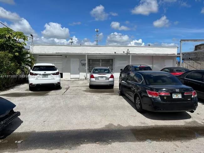   /   кв.футов $ 2026-02-27 0 Фото