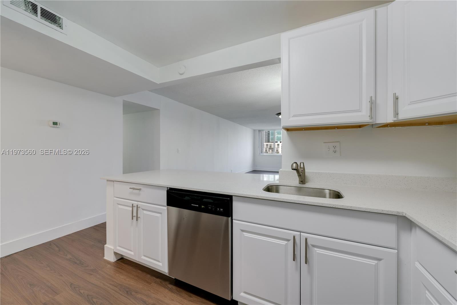 Ver detalles / sq. ft. $ 2026-02-27 0 foto