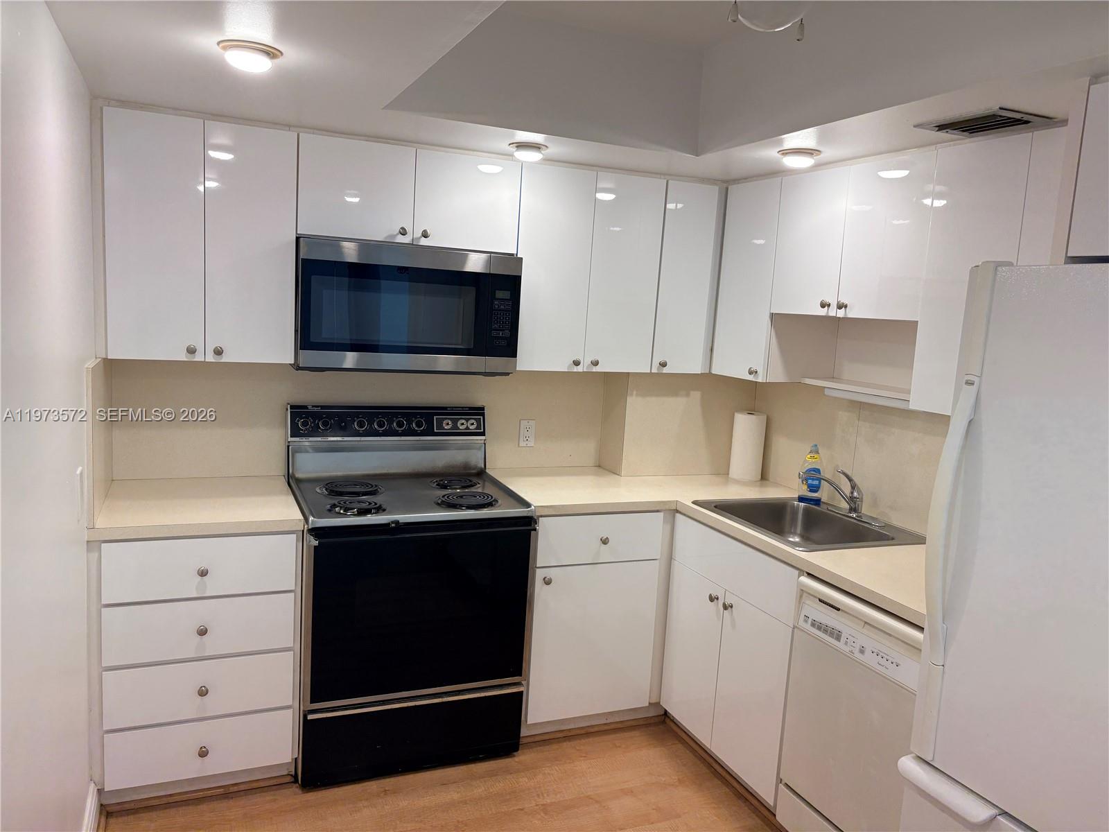 217 2 / 3 1521 sq. ft. $ 2026-02-27 0 Photo