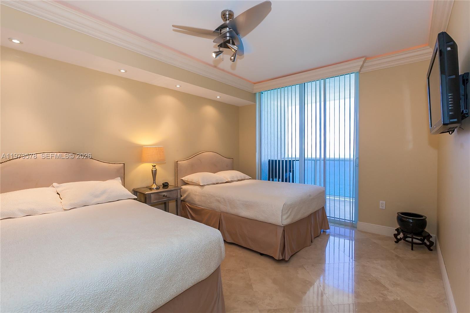 3803 3 / 3 1841 sq. ft. $ 2026-02-27 0 foto