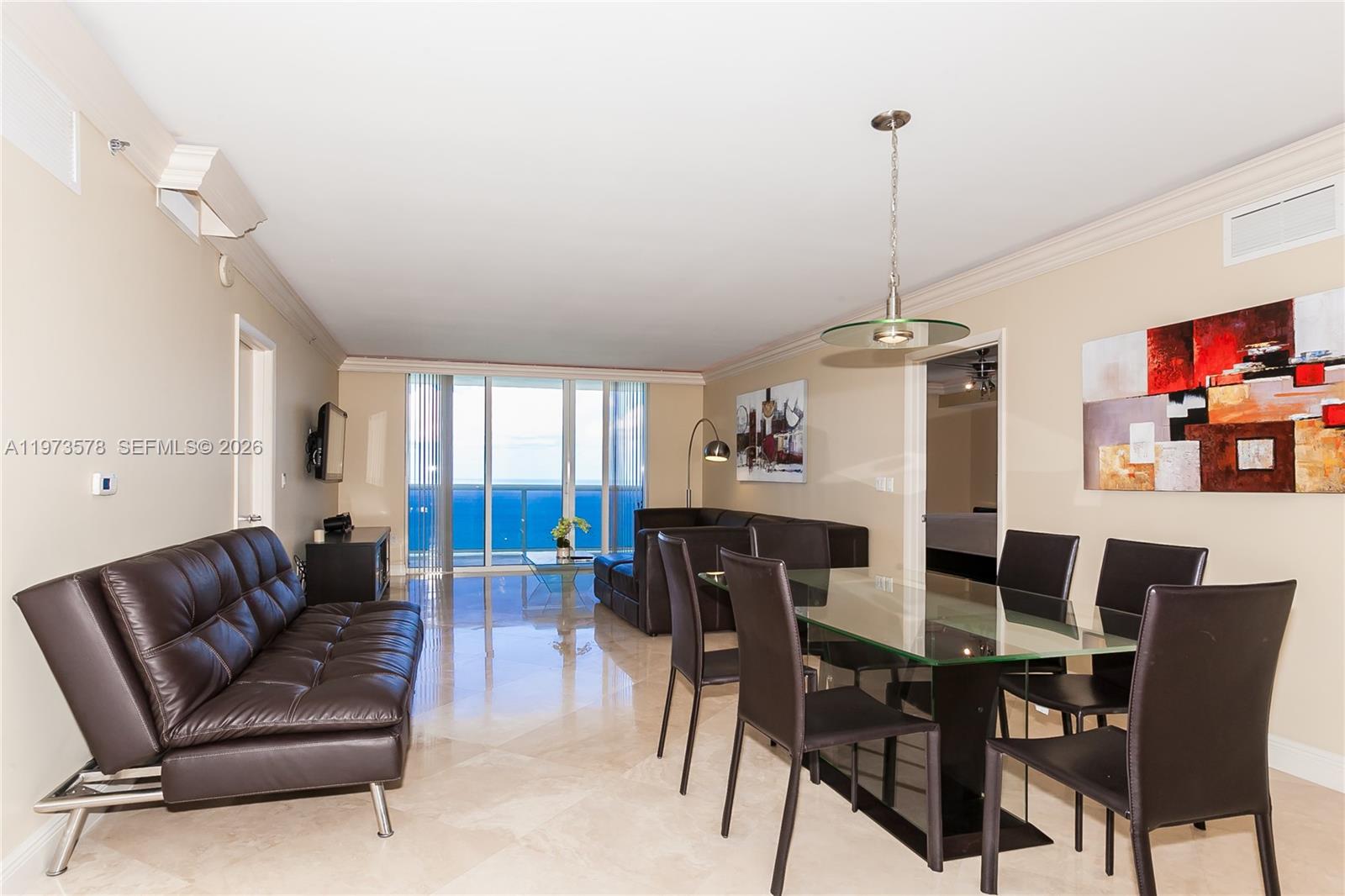 3803 3 / 3 1841 sq. ft. $ 2026-02-27 0 foto