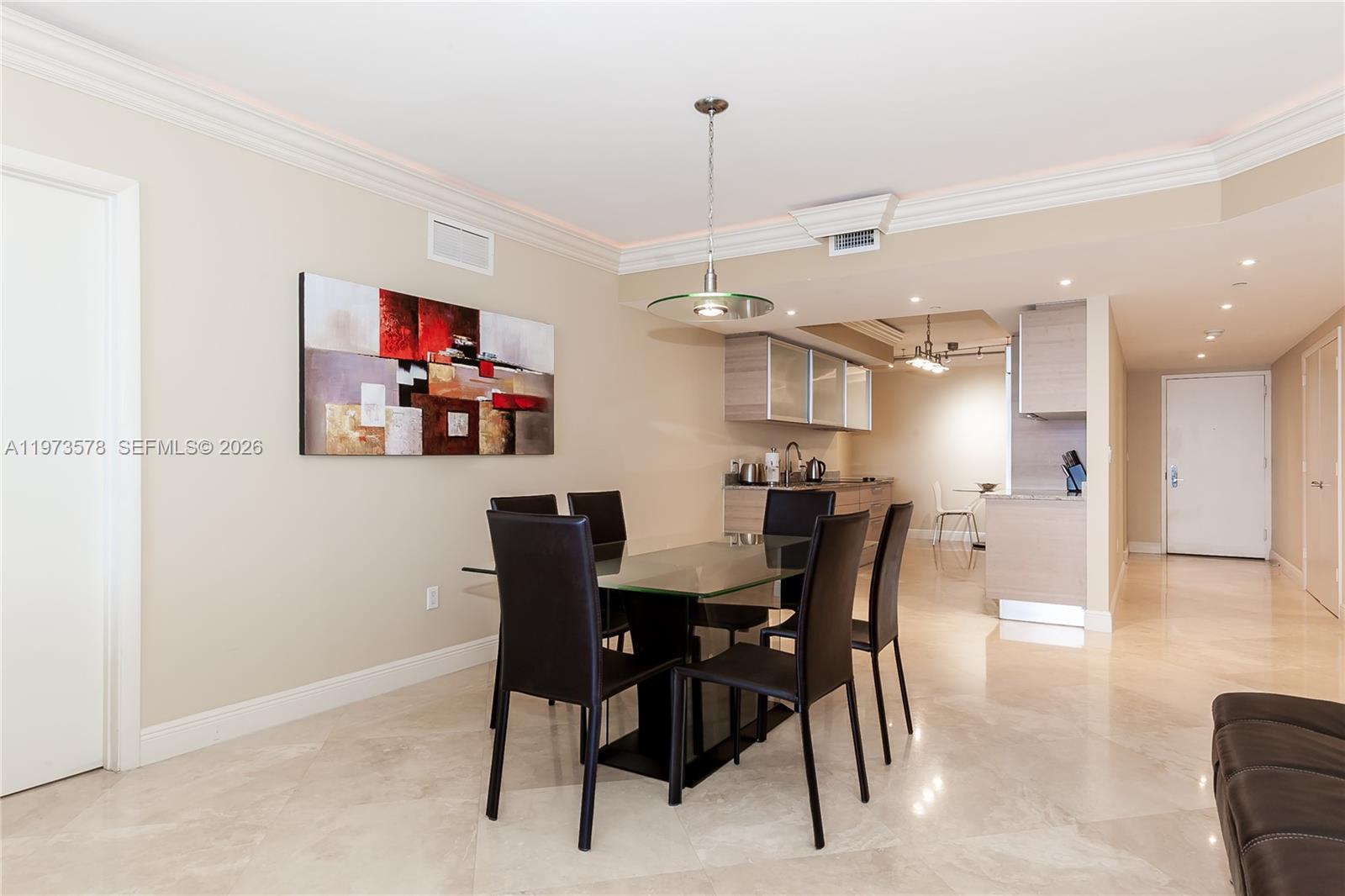 3803 3 / 3 1841 sq. ft. $ 2026-02-27 0 foto